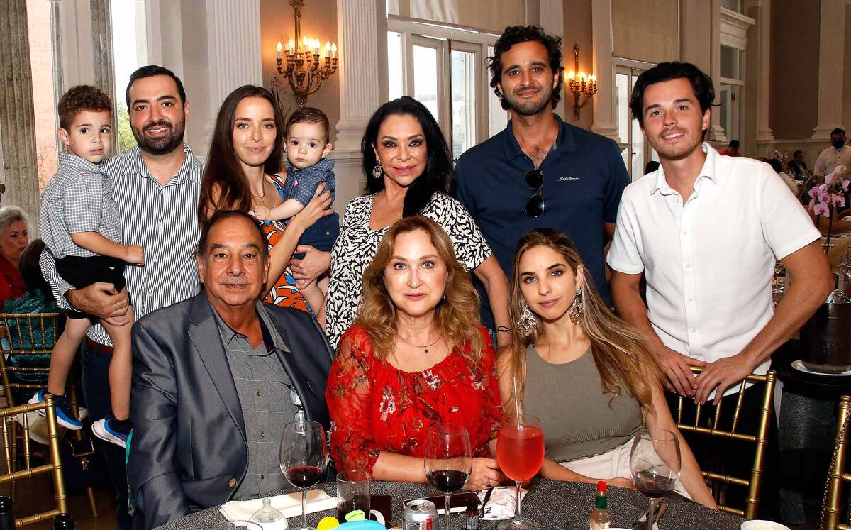 Santiago González, Jesús González, Angie Andonie, Andrés González, Olga Martínez, Elías Andonie, Alberto Moreno, Elias Andonie, Liz Gonz´laez de Andon