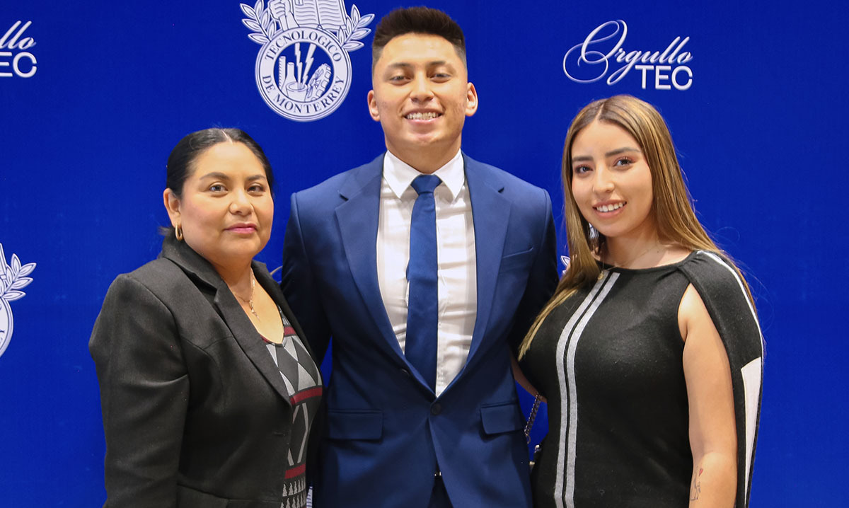Rosaura Ramos, Joshua Ocampo y Jimena Ramírez
