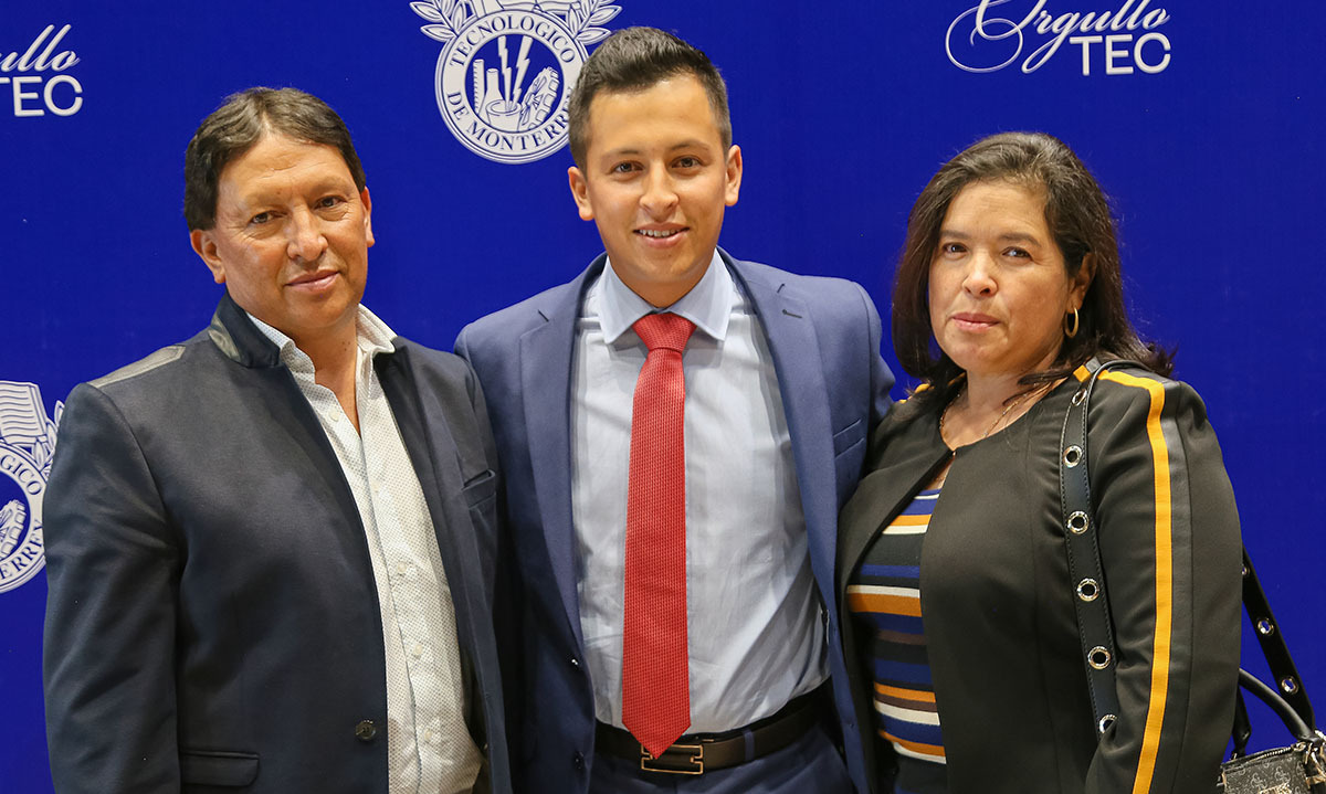 José Luis Oliver, Luis Ángel Oliver y Velia Gómez