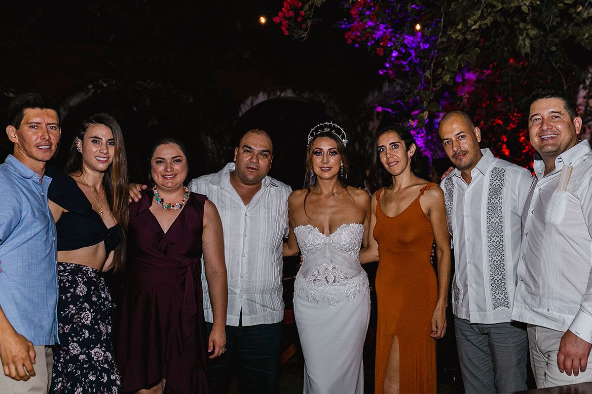 Enrique Paniagua, Lhia Perusquia, Yihan Dagda, José Ramírez, Laura Babault, Bennet Zerón, Jorge López y Yonathan Bustos