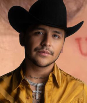 Christian Nodal olvida el escándalo con Belinda y presume nuevo tatuaje