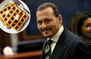 Johnny Depp preparó waffles para los fans que están en la entrada del juzgado