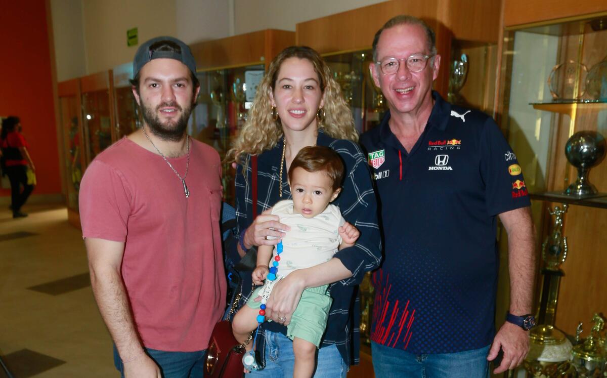 Gabriel Garza, Lorena García, Sergio García y Nicole Garza