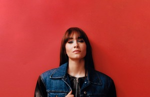 La cantante  Aitana será la interprete de una película en Netflix.