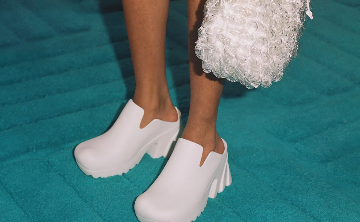 Zuecos blancos