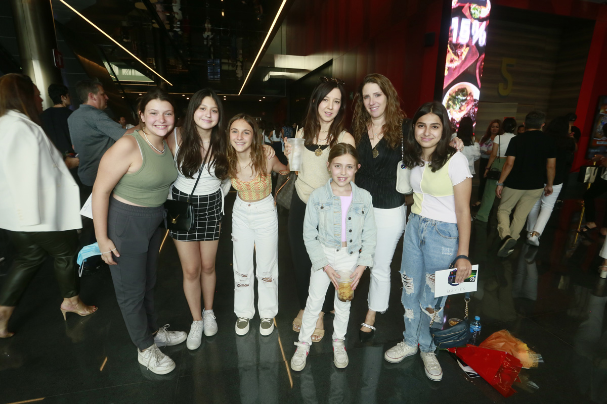 Eleny Coronado, Cecilia González, Carmela González, Thaly Wapinski, Brenda Garza, Einat Wapinski Y Claudia Guerra