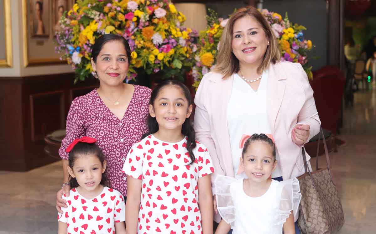 Denisse González, Majo Grajales, Sara Torres, Elena Torres y  Adriana Tobías / Foto: Dennis Hernández