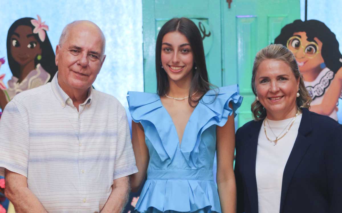 Carlos Azcárraga, Daniela Sobera y Begoña de Azcárraga / Foto: Dennis Hernández
