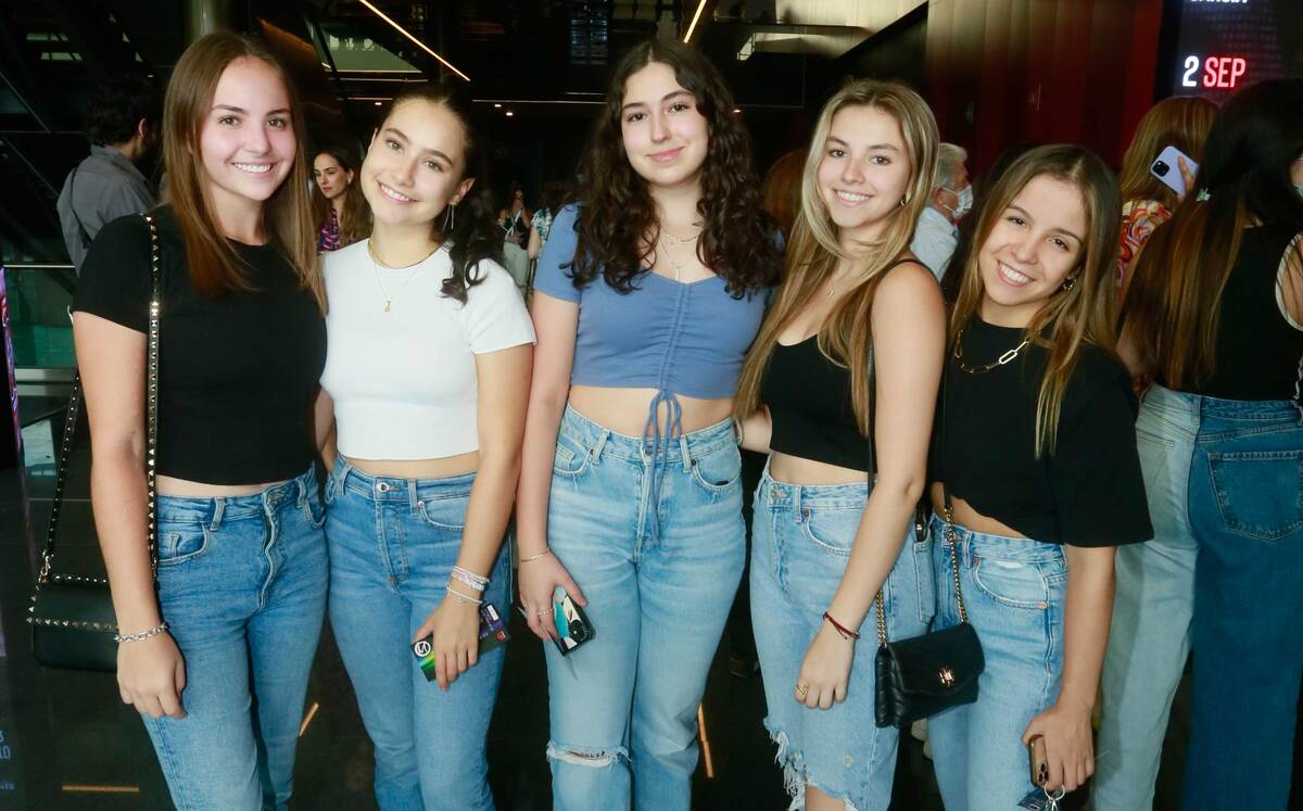 Isabella Lara, Luisa Guajardo, Cordelia Benavides, Vanessa Robles y Sofía Guajardo