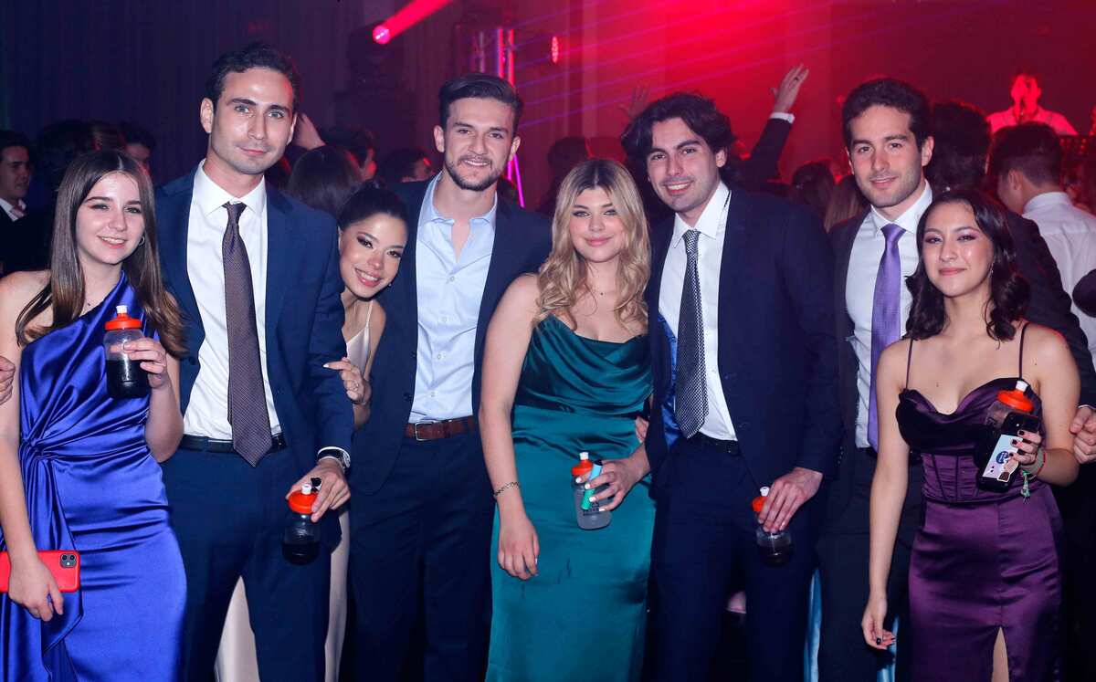 Jimena Lankenau, Rodrigo Gallegos, Jan Vahnsen, Nicole Assad,  Balbina Guerra, Ricardo Montemayor, Alberto Santos y Miranda García
