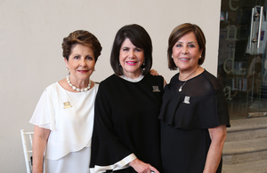 Laurencia, Esperanza y Lupita