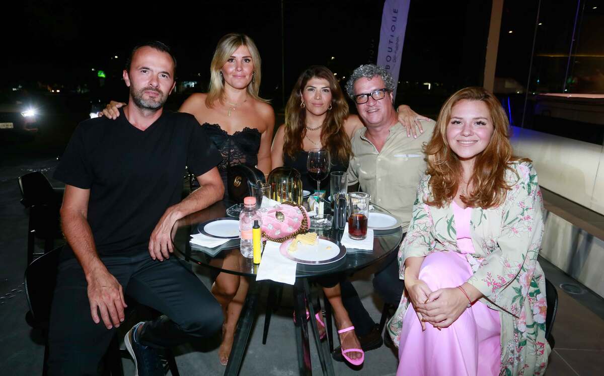 Marcelo Stevenson, Ana Charur, Vanessa García, Chester Pérez y Lily Pierce