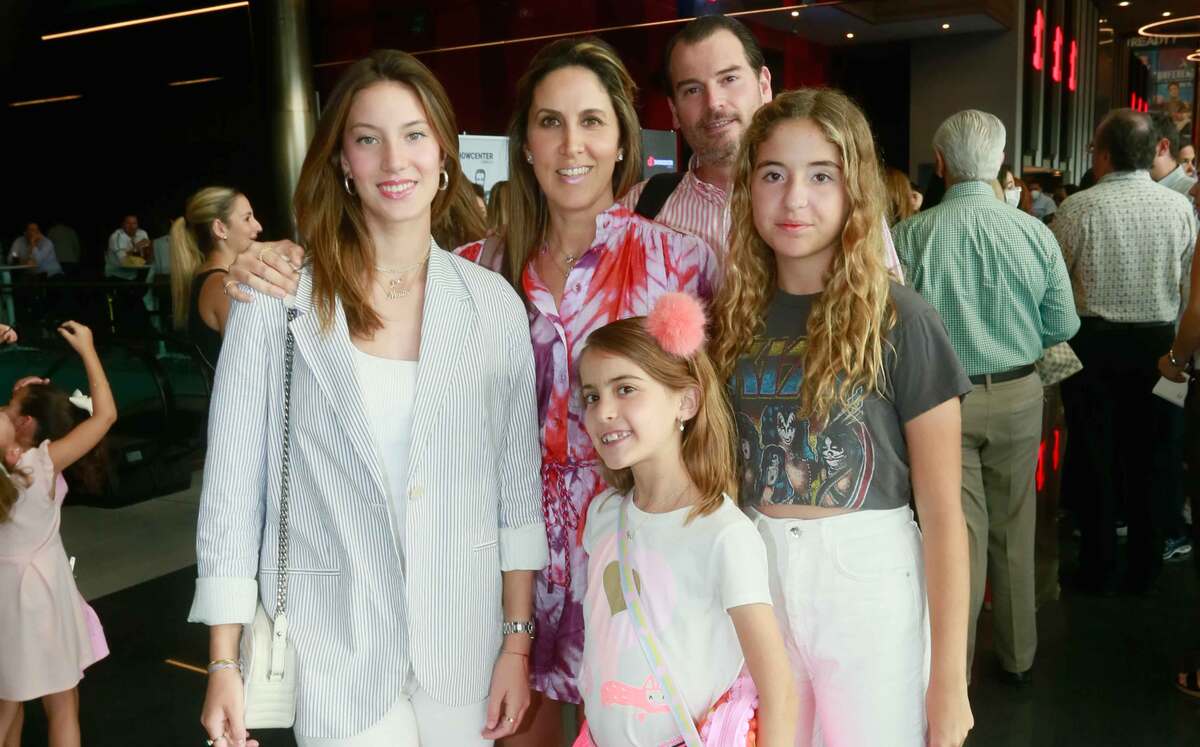 María Páez, Maca Ramírez de Páez, Paulina Páez, Nicole Bremer y Pablo Páez. Fotos: Omar Valdez