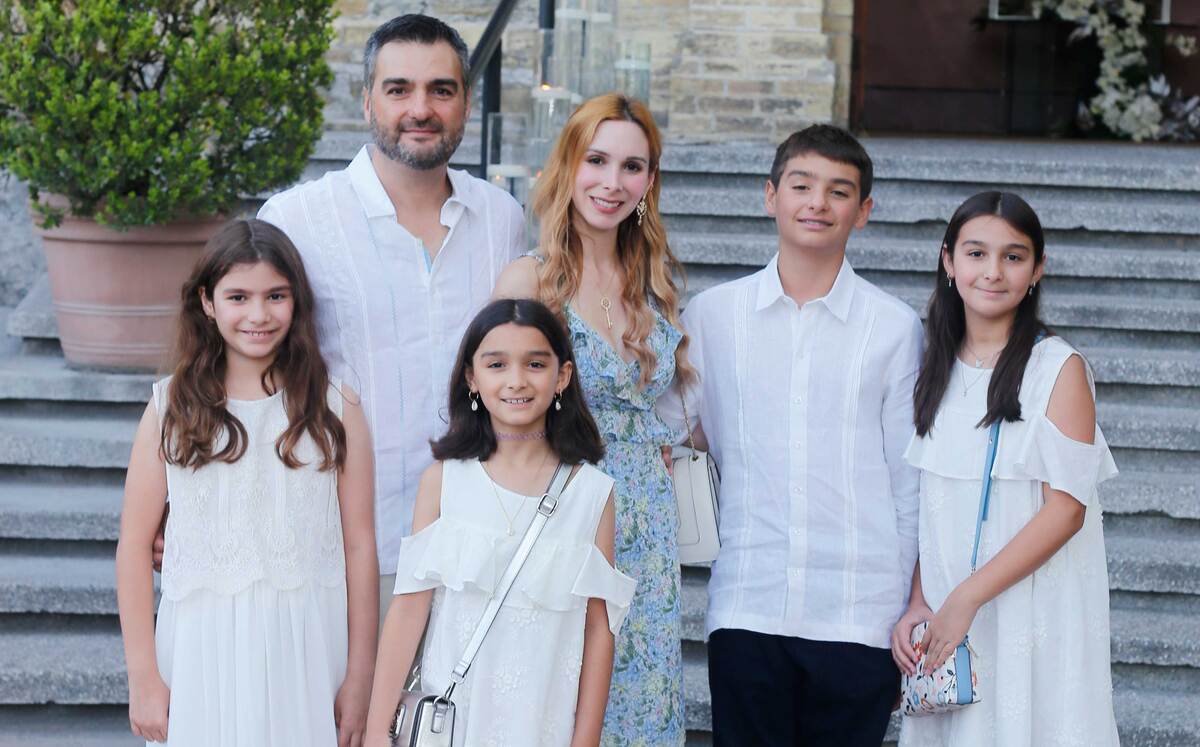 Miguel Angel Cagnasso, Karla Flores, Miguel Cagnasso, Carly Cagnasso, Regina Cagnasso y Valentina Cagnasso