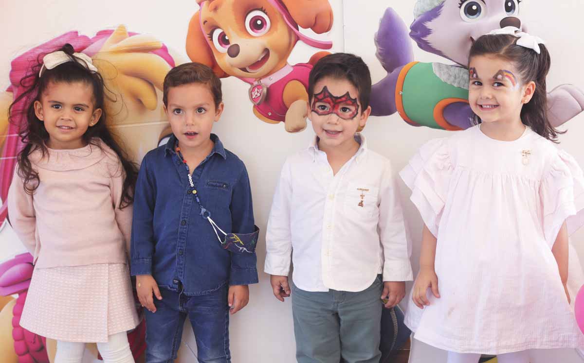 Jorge y María Zamudio con sus invitados / Foto: Dennis Hernández