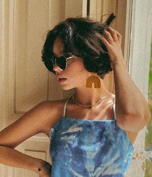 Ángela Aguilar trae de regreso el top pañuelo para esta temporada (Foto: Instagram)