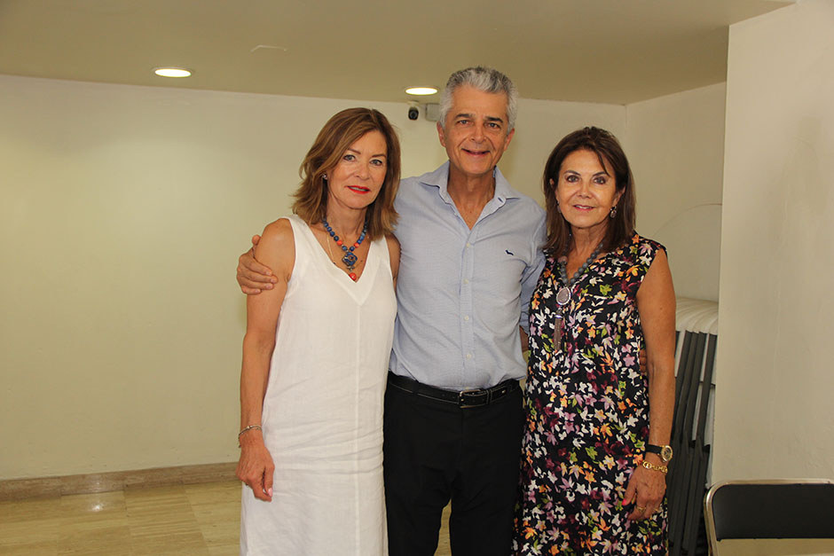 Cristina Bustos, Raúl Bustos y Lourdes Bustos.