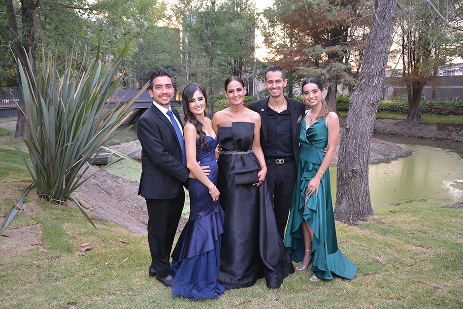 Luis Durán, Iris Newton, Lupita Newton, Julio Nweton y Miri Torres