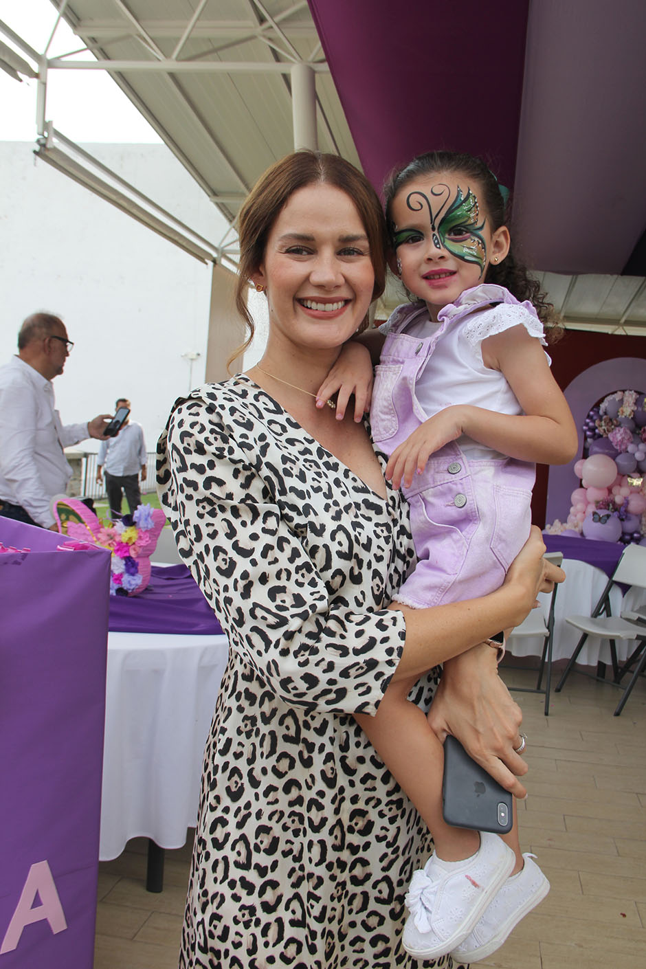 Marifer Sandoval y María Regina Monraz.