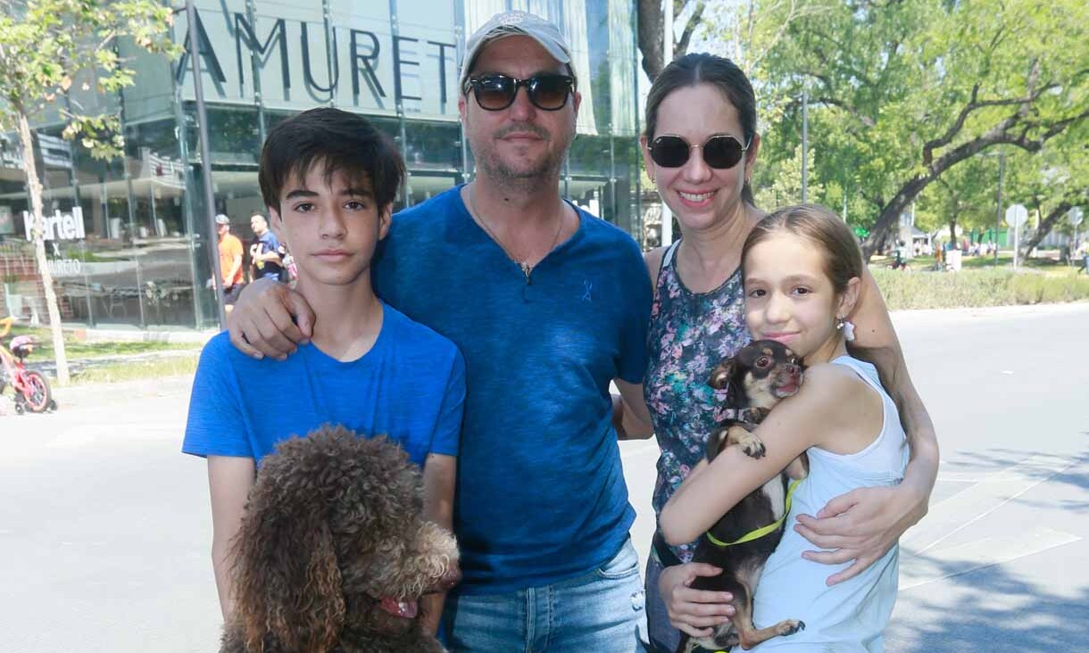 Iker González, Ricardo González, Claudia Lozano y Eva González