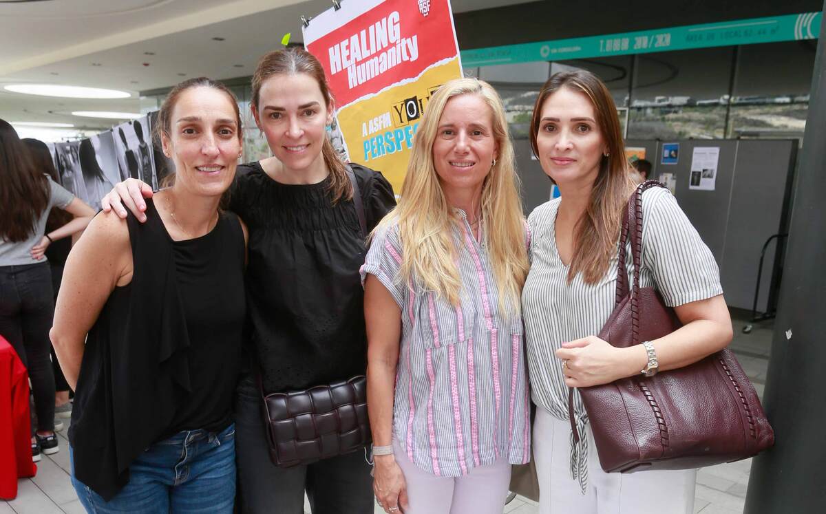 Ana Nora Peters, Georgina Barrera, Valeria Pérez de Canavati y Mónica Morales de Fernández