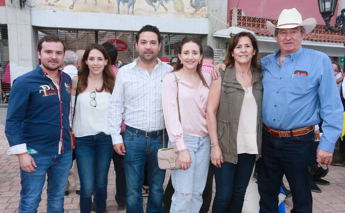 Ballo Cárdenas, Vero Elizondo, Gerardo López, Lorena Elizondo, Paty Rodríguez y Polo Elizondo / Fotos: Omar Valdez