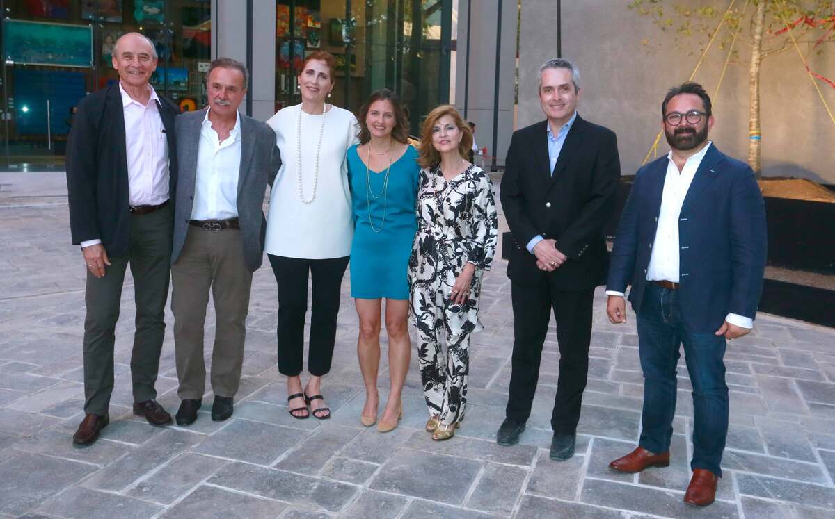 Eduardo Padilla, Hernán Saldívar, Federica Sada de Padilla, Alejandra Cortés, Pilar Barrera de Zambrano, Bernardo Sada y Mauricio Gattás