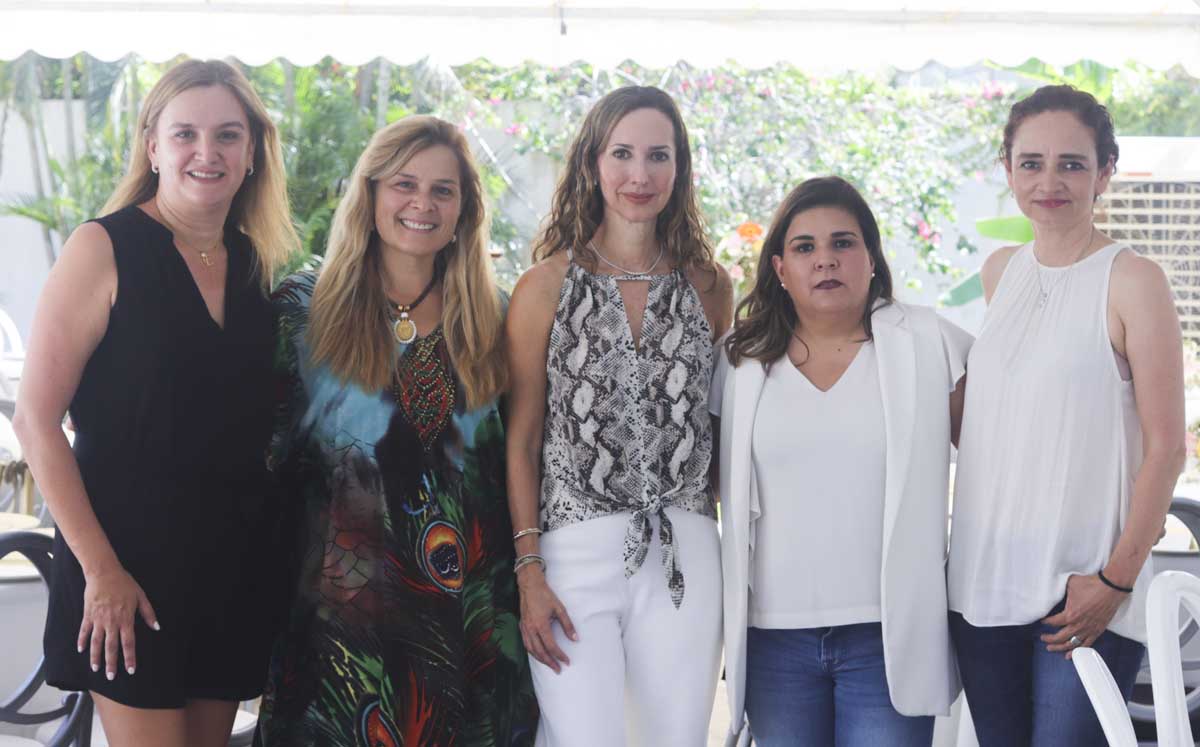 Elvia Contreras, Rosa Manzur, Leticia Gutiérrez Aurora Vallejo y xxx / Fotos: Dennis Hernández