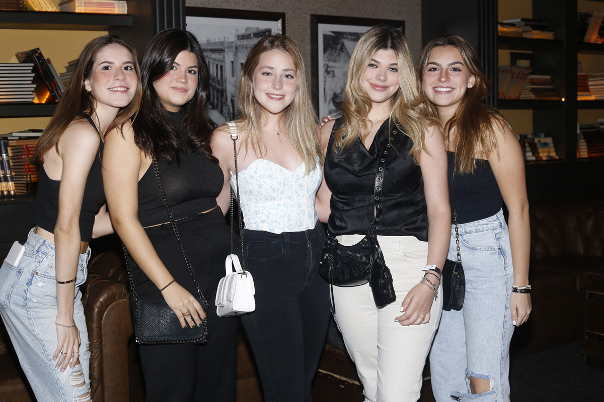 Mariana Guerra, Vivi Villarreal, Fernanda Toussaint, Balbina Guerra y Daniela Lobo
