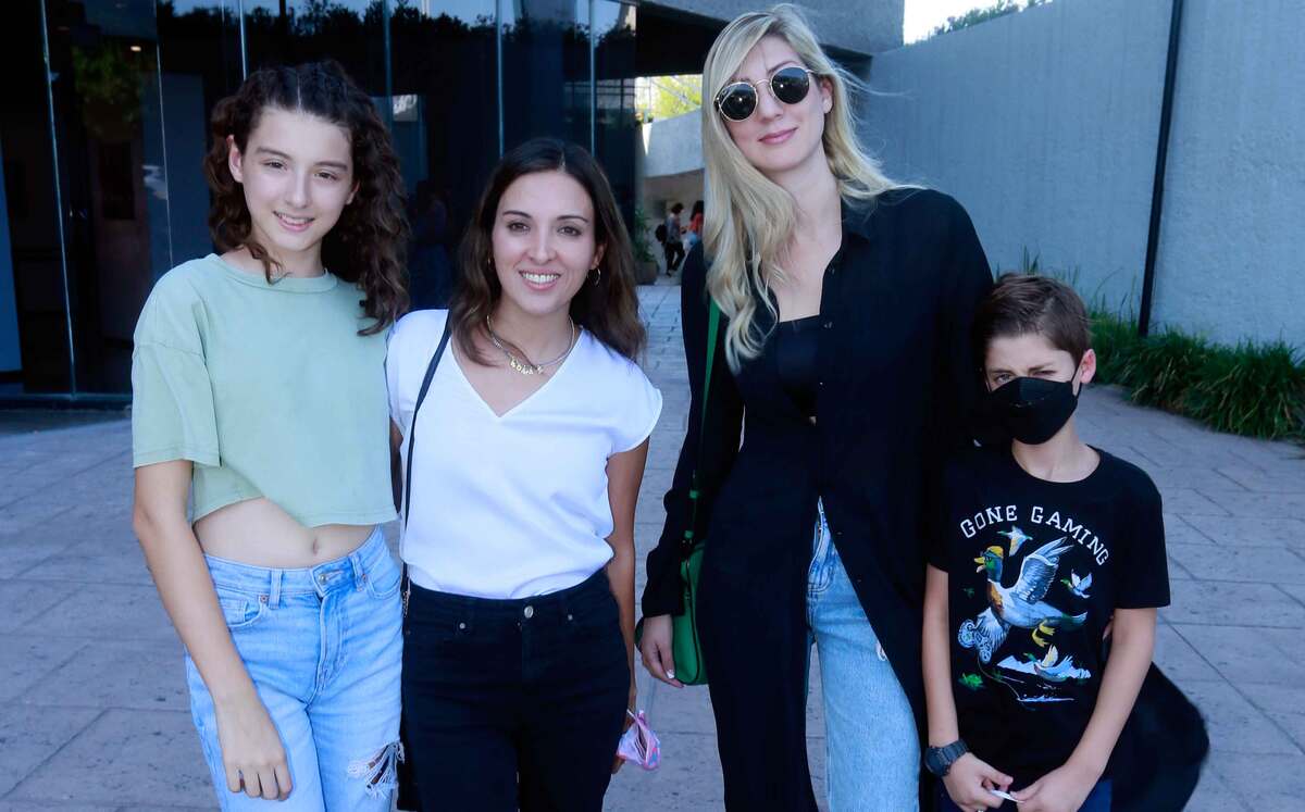 Valeria Herrera, Daniela Solís, Mariam Garza y Juan Pablo Ruiz