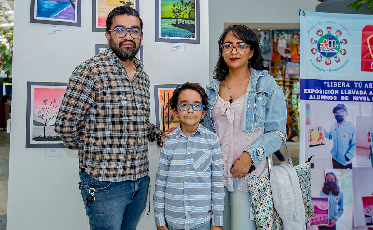 Ricardo Arellano, Sebastián Arellano  y Yoselin Pacheco