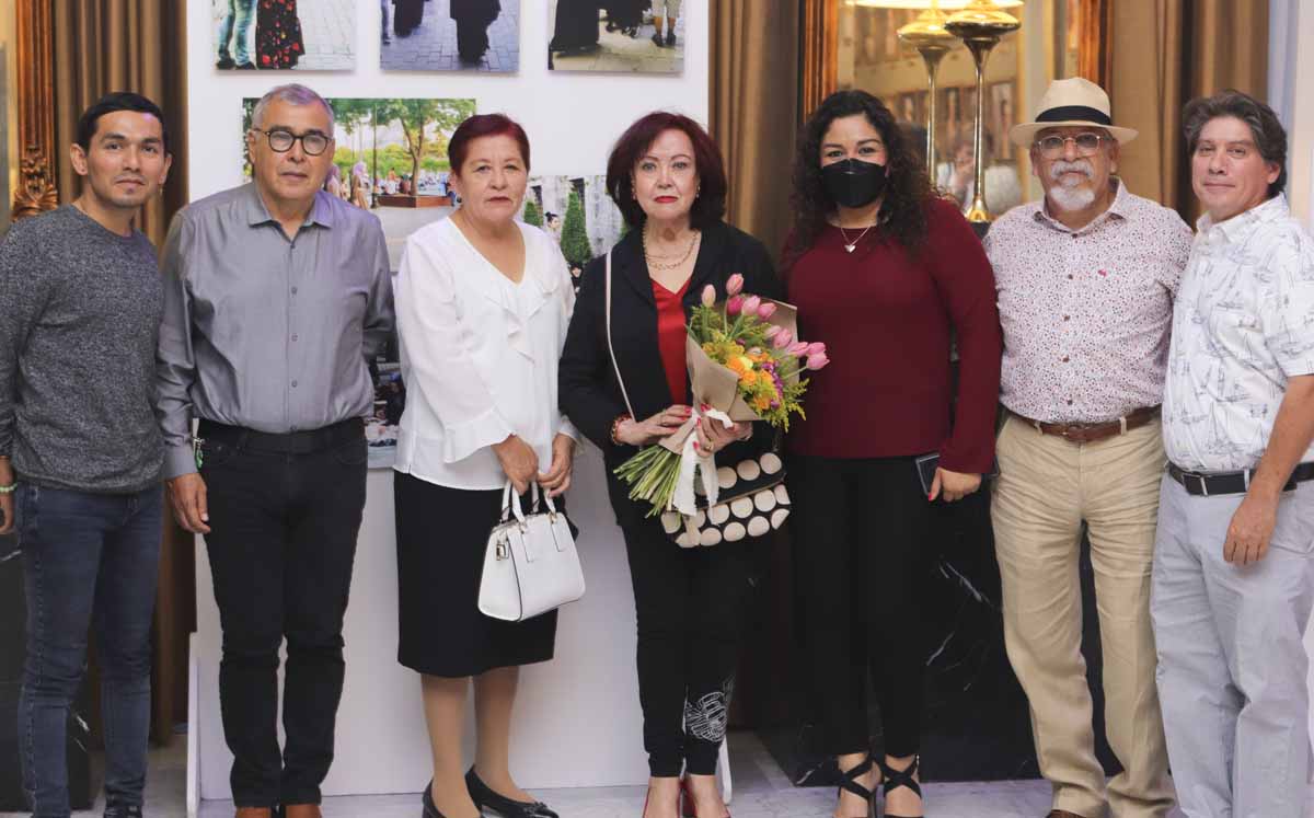 Amparo Berumen y sus invitados / Foto: Dennis Hernández