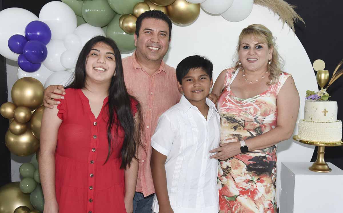 Iker Con sus invitados / Fotos: Dennis Hernández