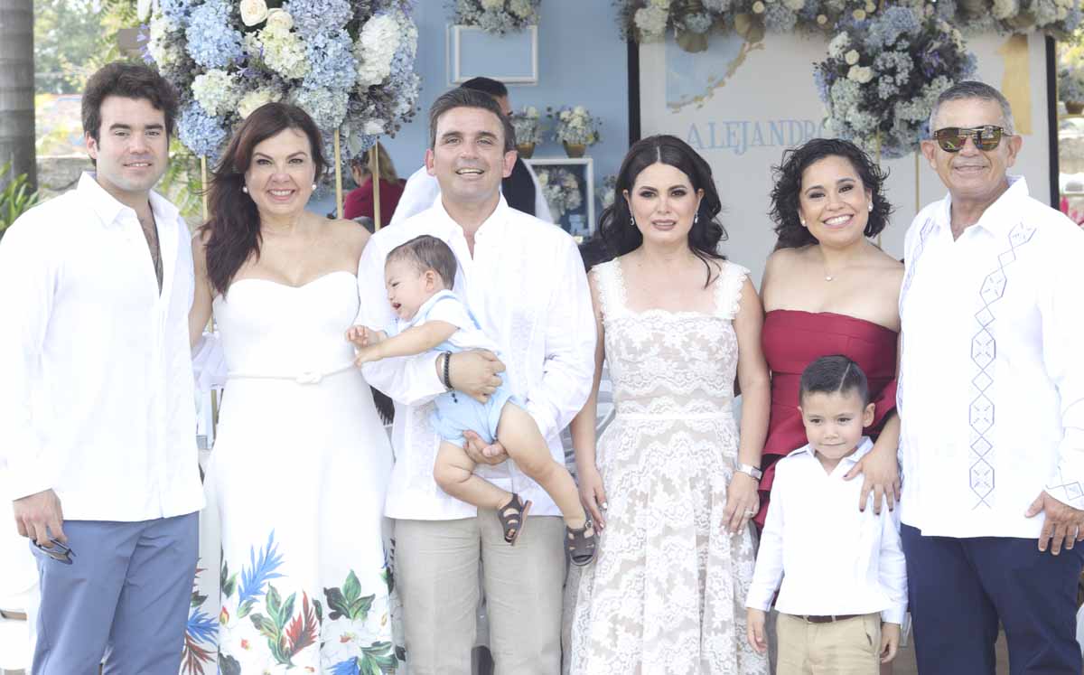 , Delia de Leon, Jorge Arias, Alejandro Arias, Monserrat López, Delia Arias, Jorge Arias y Jorge Arias / Fotos: Dennis Hernández