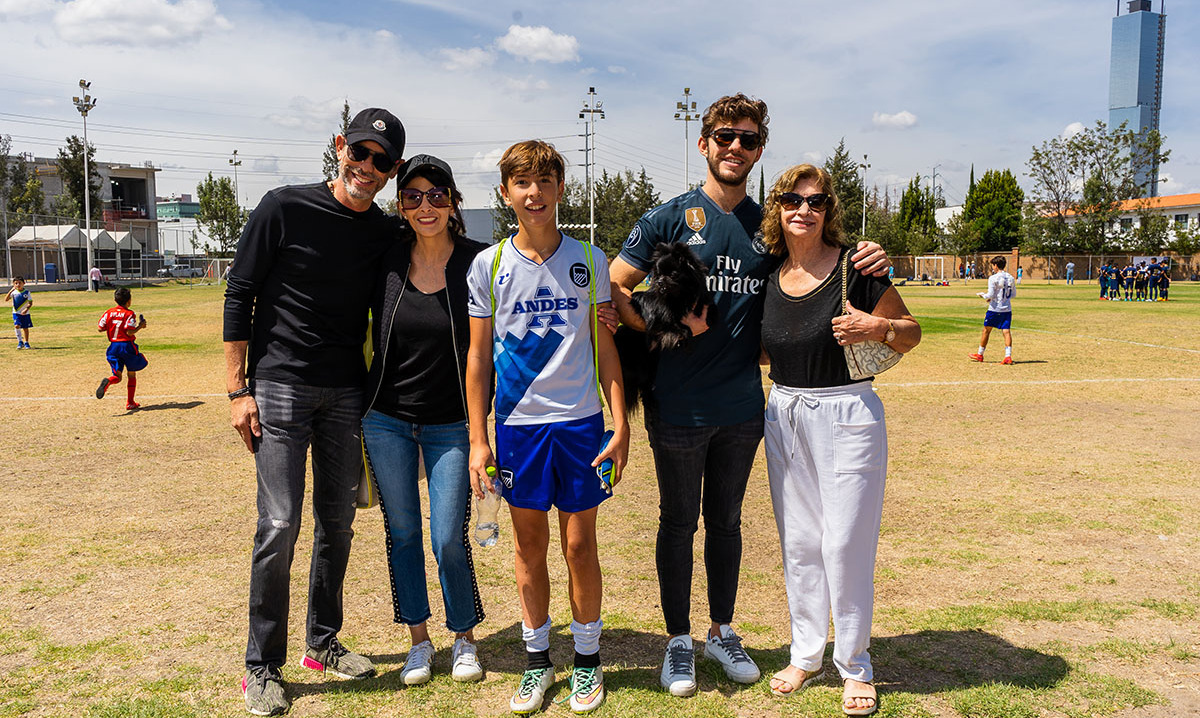 Familia Velasco Franco apoyando a Camilo Velasco