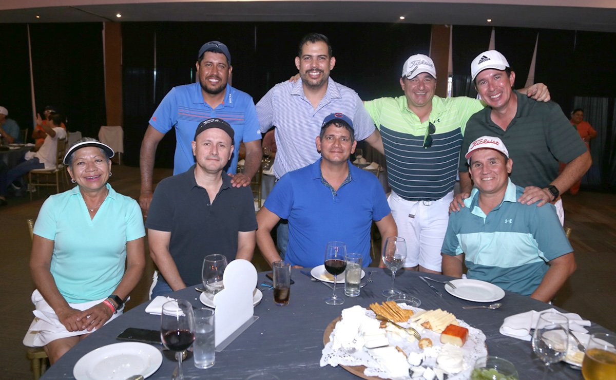 Carlos, Armando, Jesús, Erick, Mary, Francisco, Alberto y Jorge