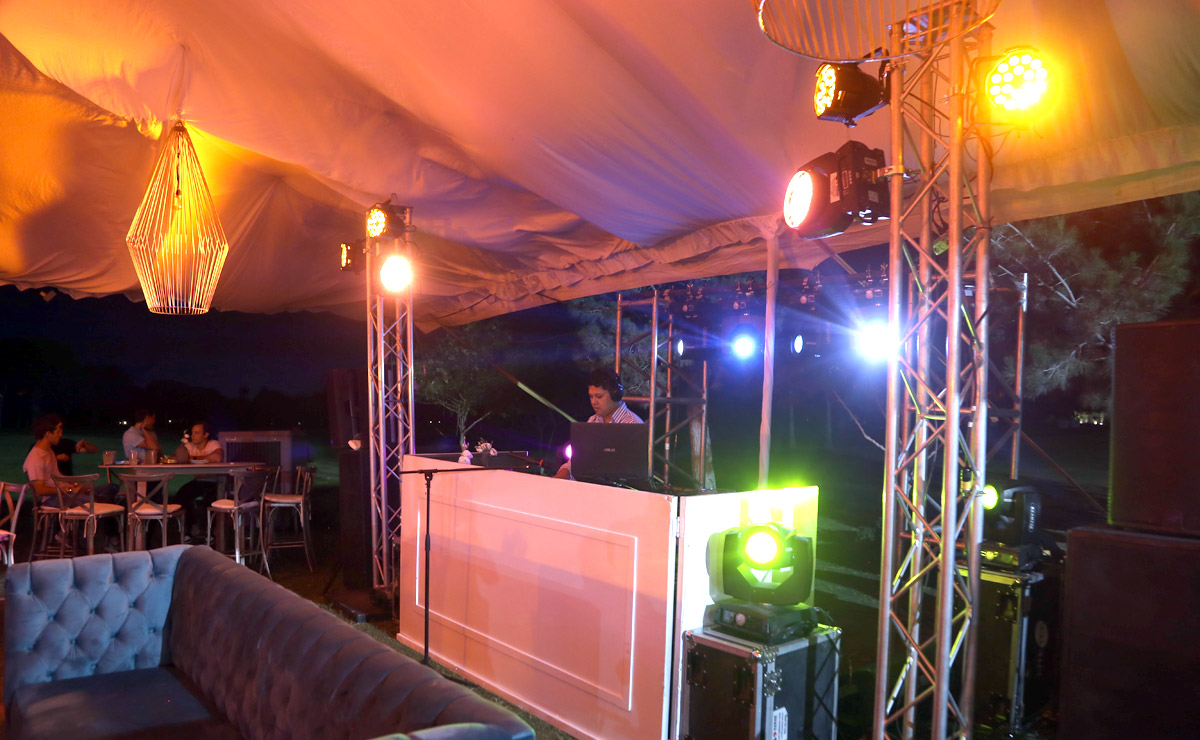 Dj Paco puso el toque festivo