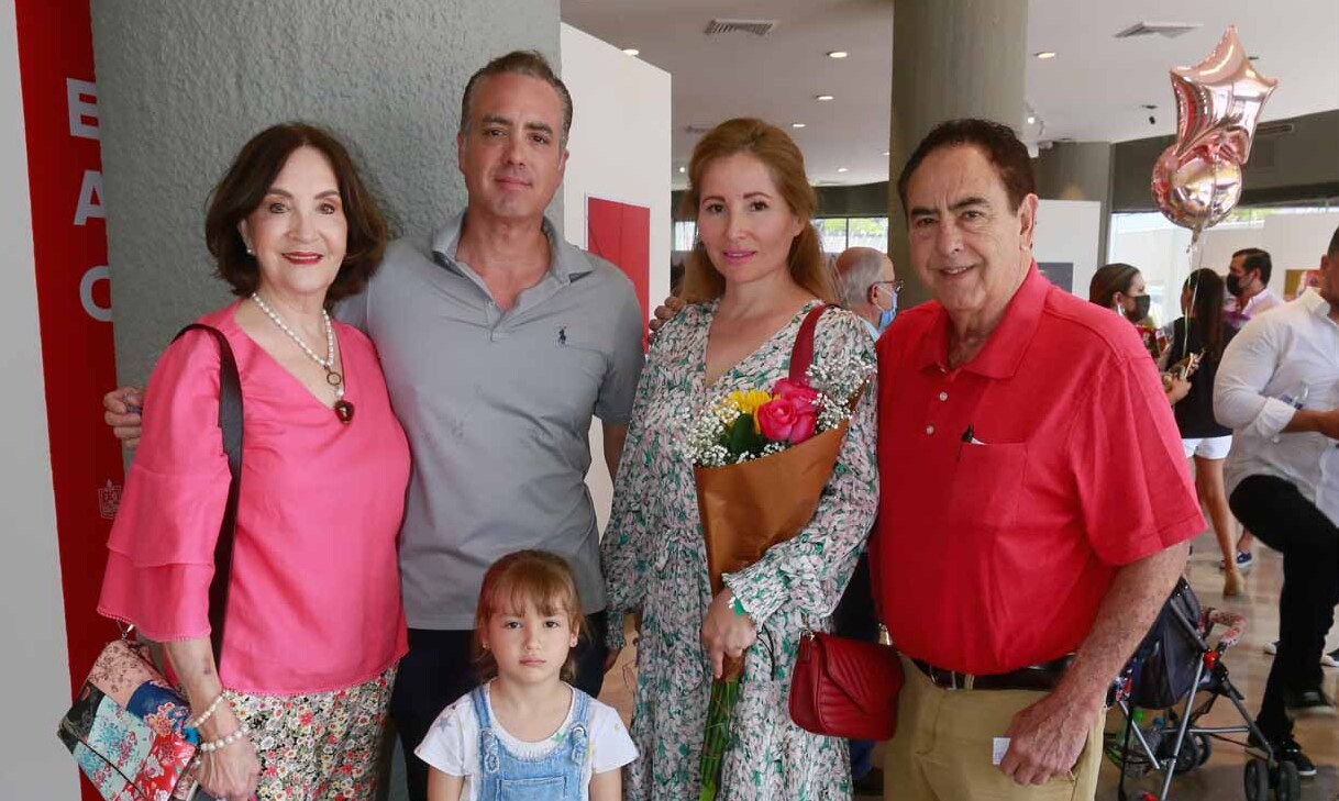 Lucina de De Rueda, Guillermo de Rueda, Marisol Peña  de Rueda, Mila Escutia y Miguel de Rueda