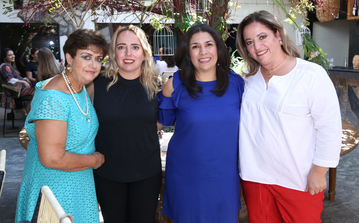 Tere, Alma, Mónica y Mónica