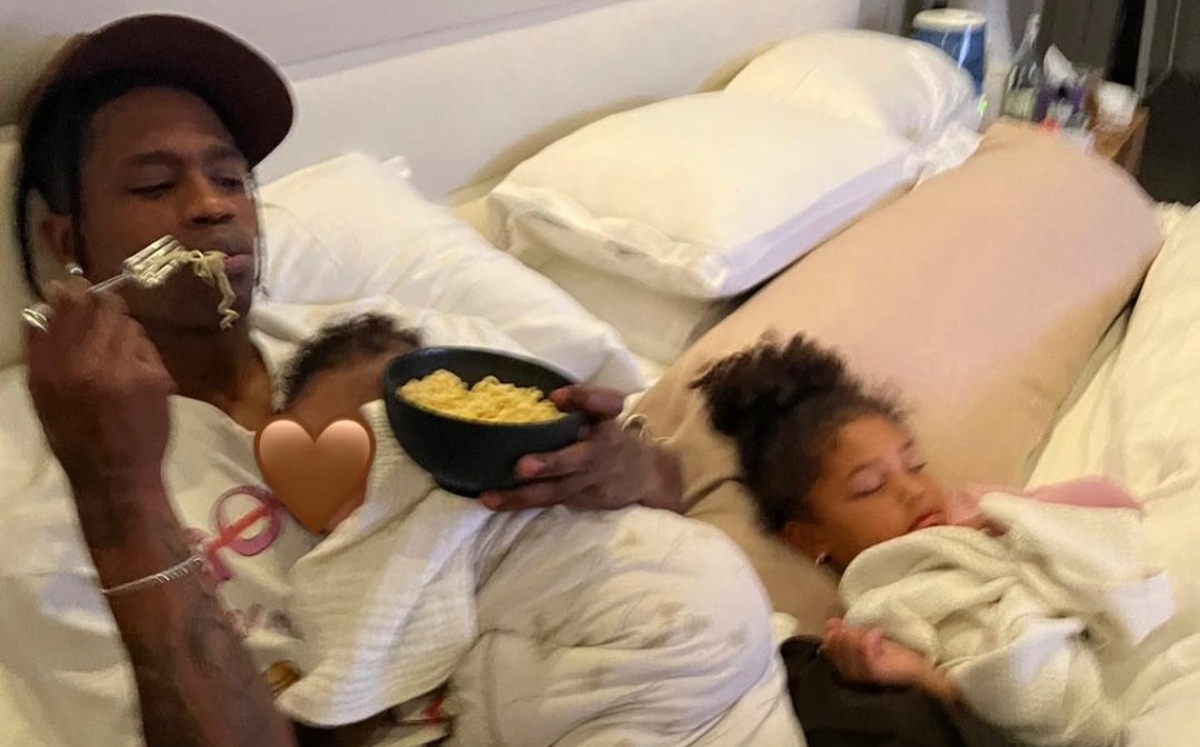 Kylie Jenner comparte la primera foto de su segundo hijo