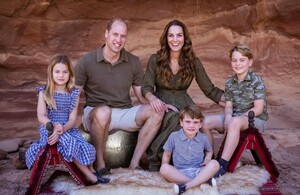 Príncipe William: Su hijo Louis roba cámara en foto del Día del Padre. (Foto: Instagram).
