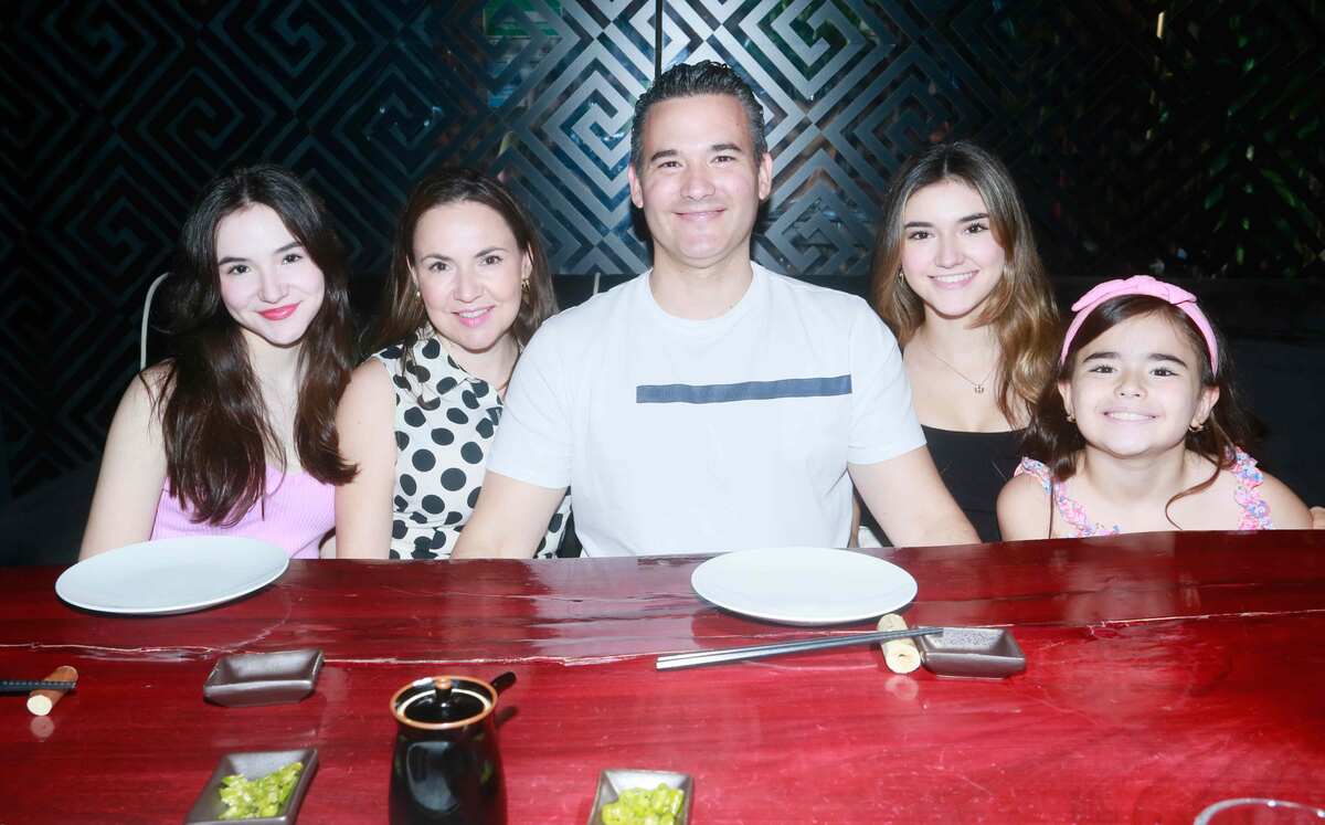 Andrea González, Yadira Garza, Manuel González, María Paula González y Valentina González