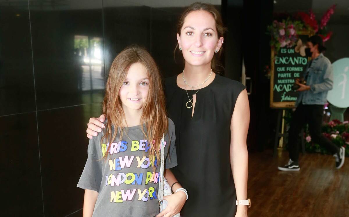 Cecy García y Valentina Galván