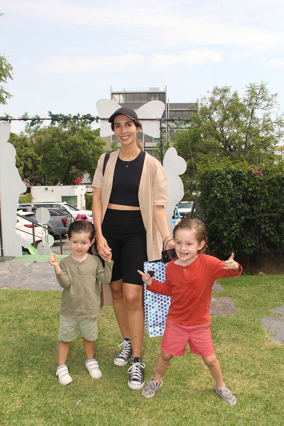 Elisa González, Iván Robles y Nicolás Robles.