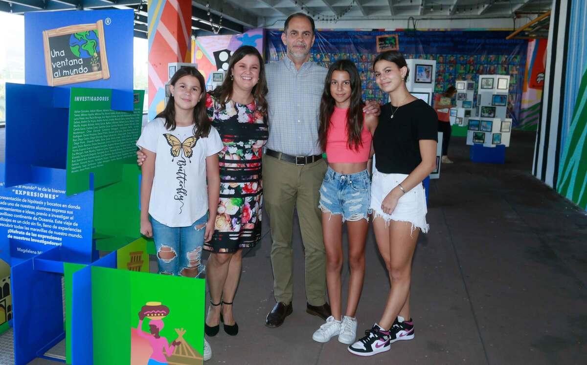 Fernanda Crespo, Magdalena Mijares de Crespo, Luis Crespo, Paola Crespo y Mariana Crespo