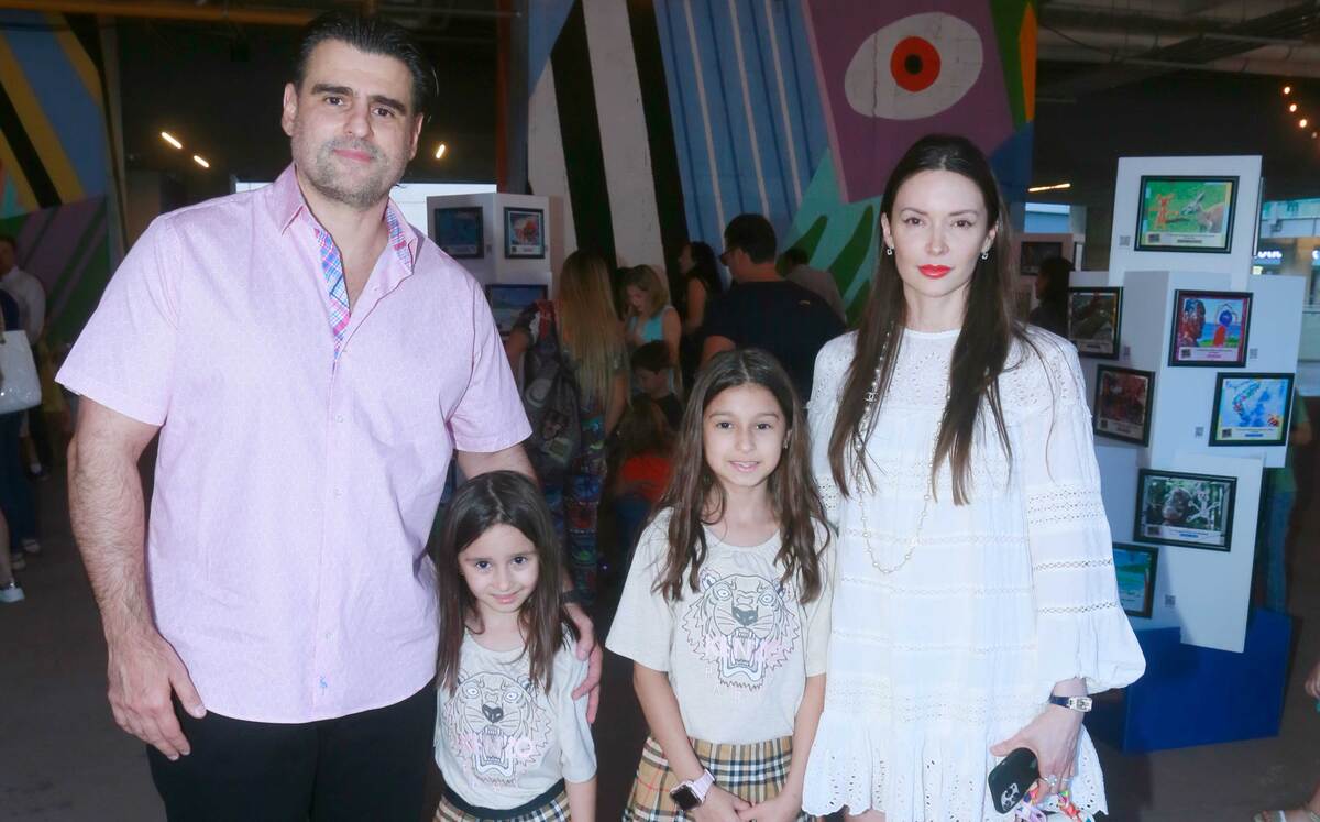 Fernando Saldívar, Nicole Saldívar, Zoe Saldívar y Brenda Martínez de Saldívar