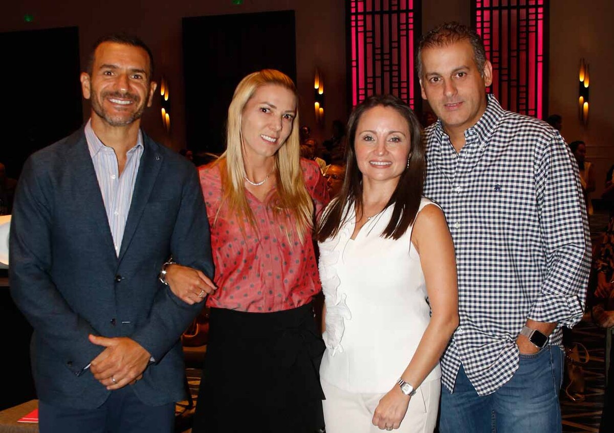 Jesús Canavati, Diana Cárdenas, Mayra Macías de Canavati y Mauricio Canavati