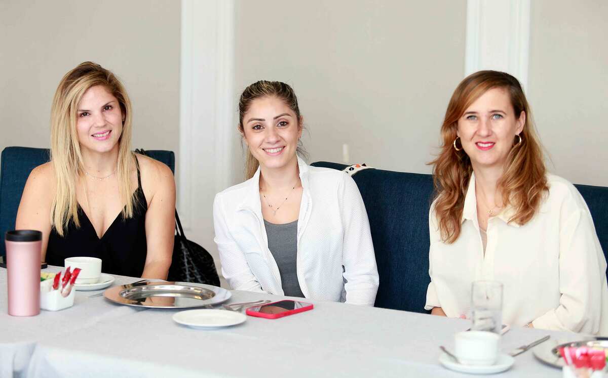 Laura Serna, Cynthia Álvarez y Érika Sada de Padilla