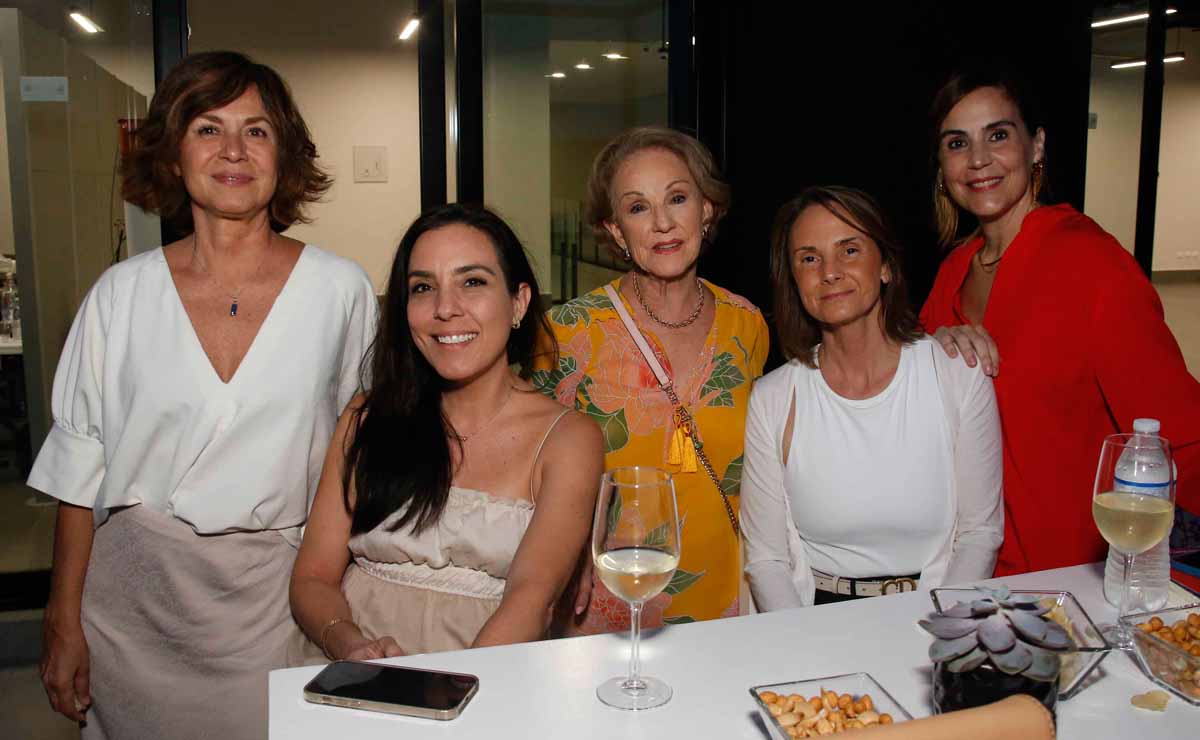 Luzma Villarreal, Ana Elena Peña, Graciela Guerra de Maldonado, Karla Canales y Mayté Canales / Fotos: Antonio Mireles