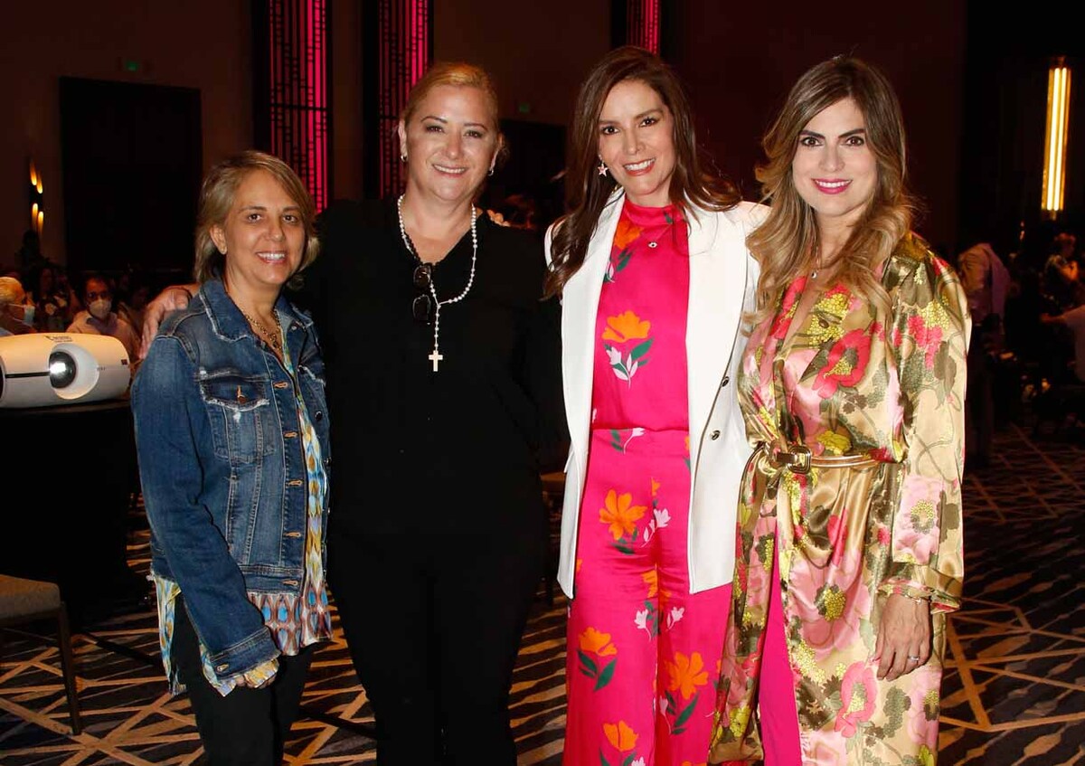 Rebeca Garza Buerón, Ana Tere Suárez, Mónica Martínez y Lorena Cortina